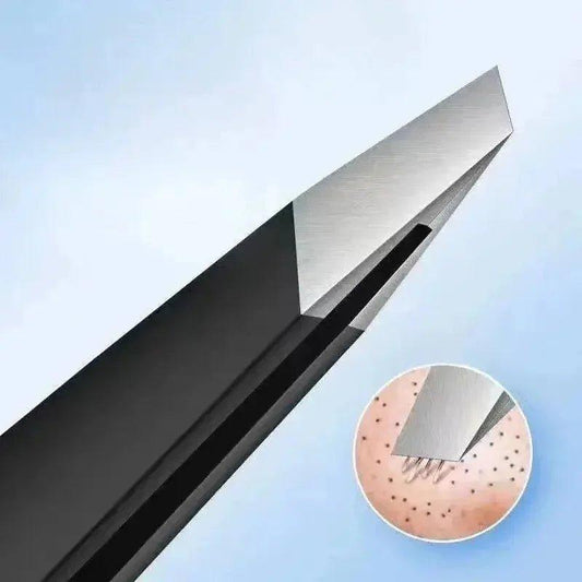 Precision stainless steel eyebrow razor for women's facial hair removal, close-up detail