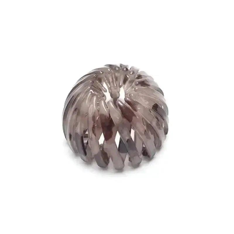 Elegant spiral hair claw clip for women, stylish fashion accessory
