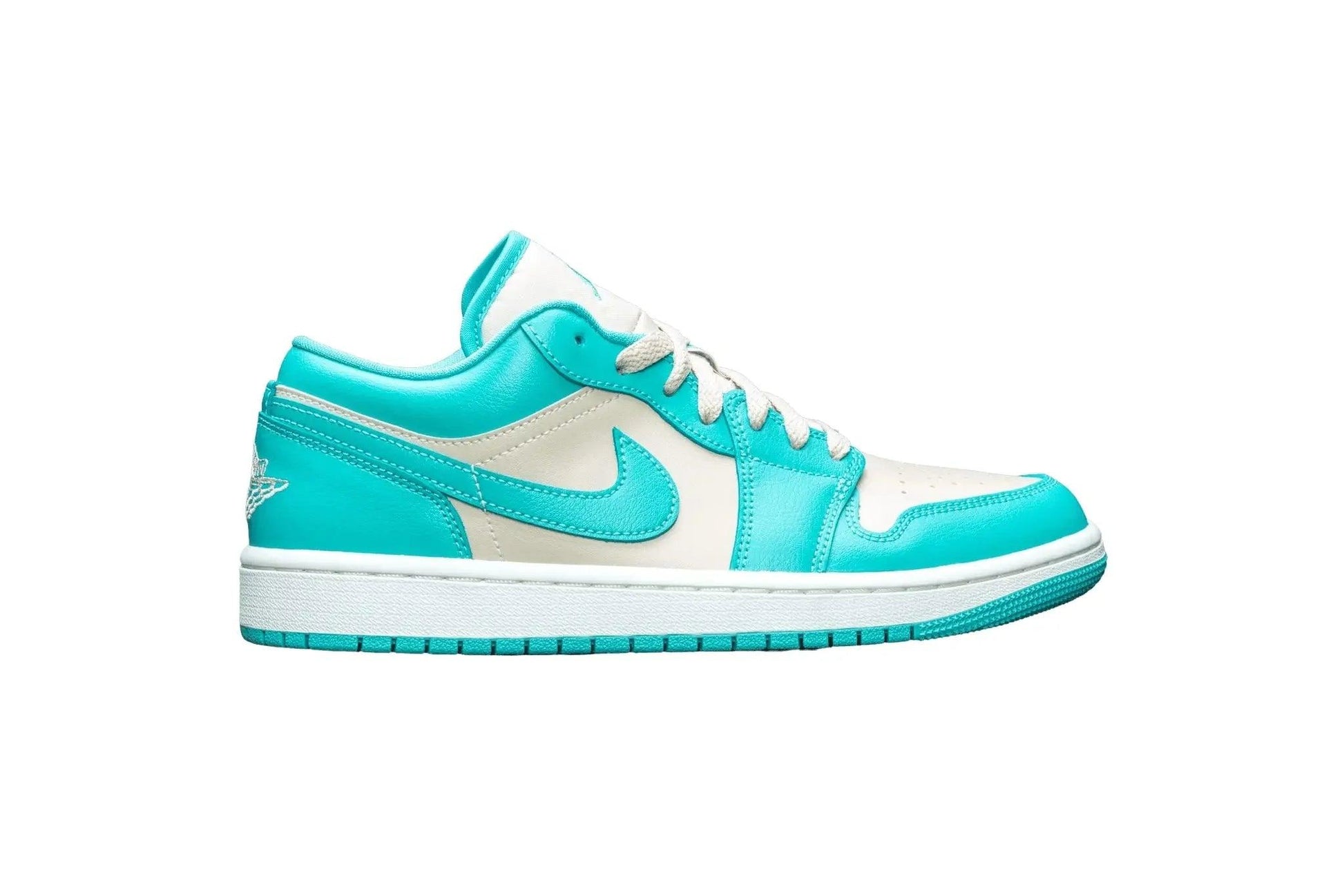 Women's turquoise and white low-top sneaker with Nike swoosh, casual fashion footwear