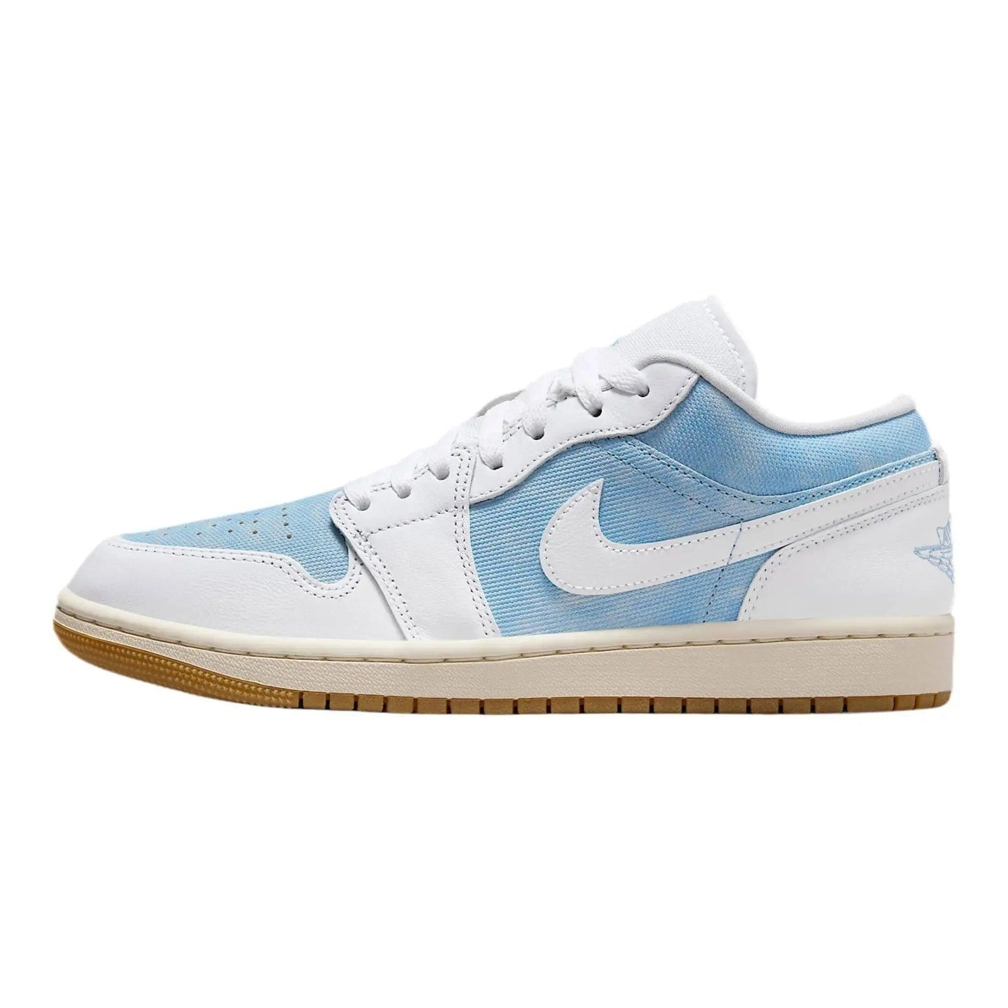 Light blue and white low-top sneaker with gum sole, ideal for women's fashion and casual wear