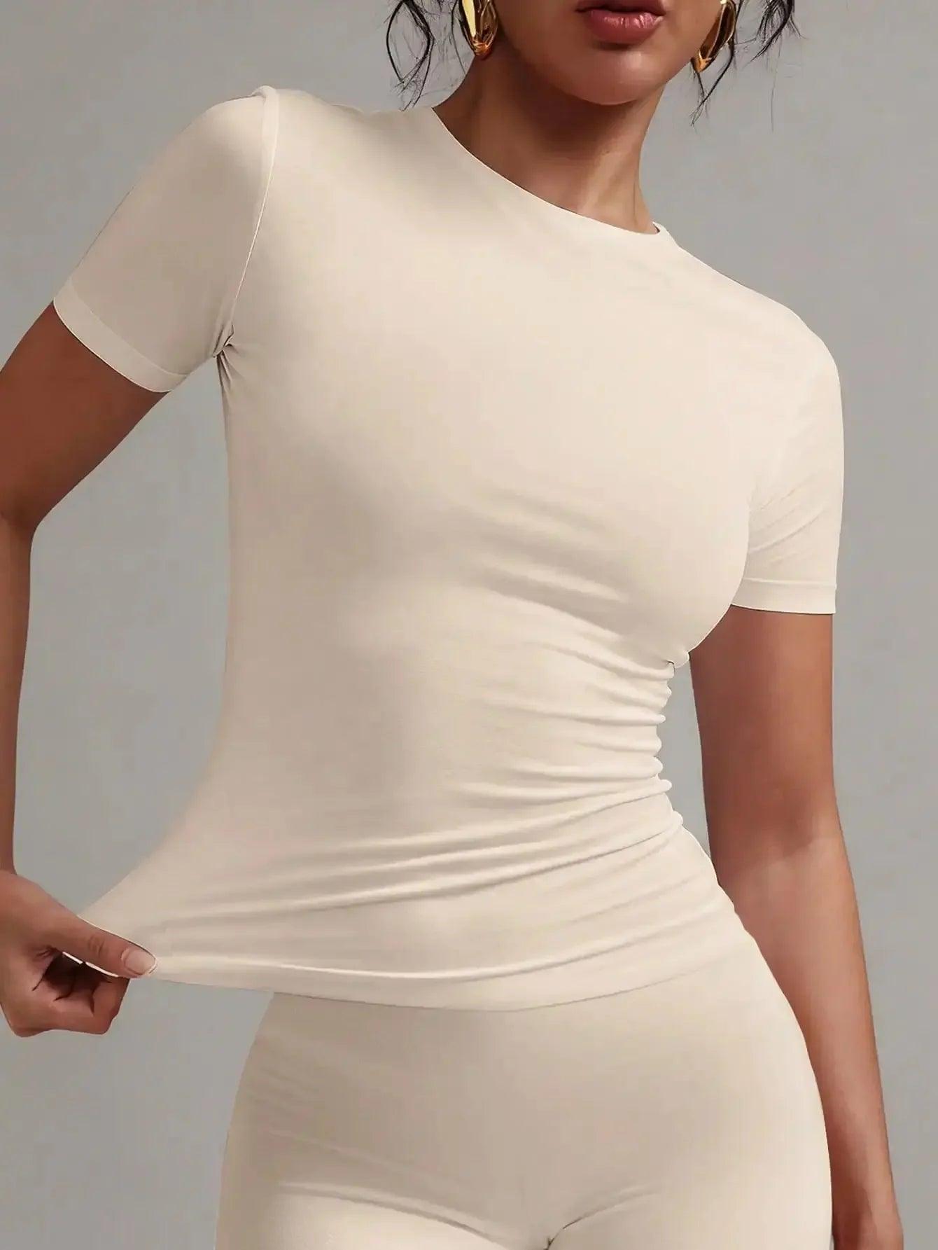 Cream ribbed short sleeve top for women, stretchy fitted fashion tee with ruched detail